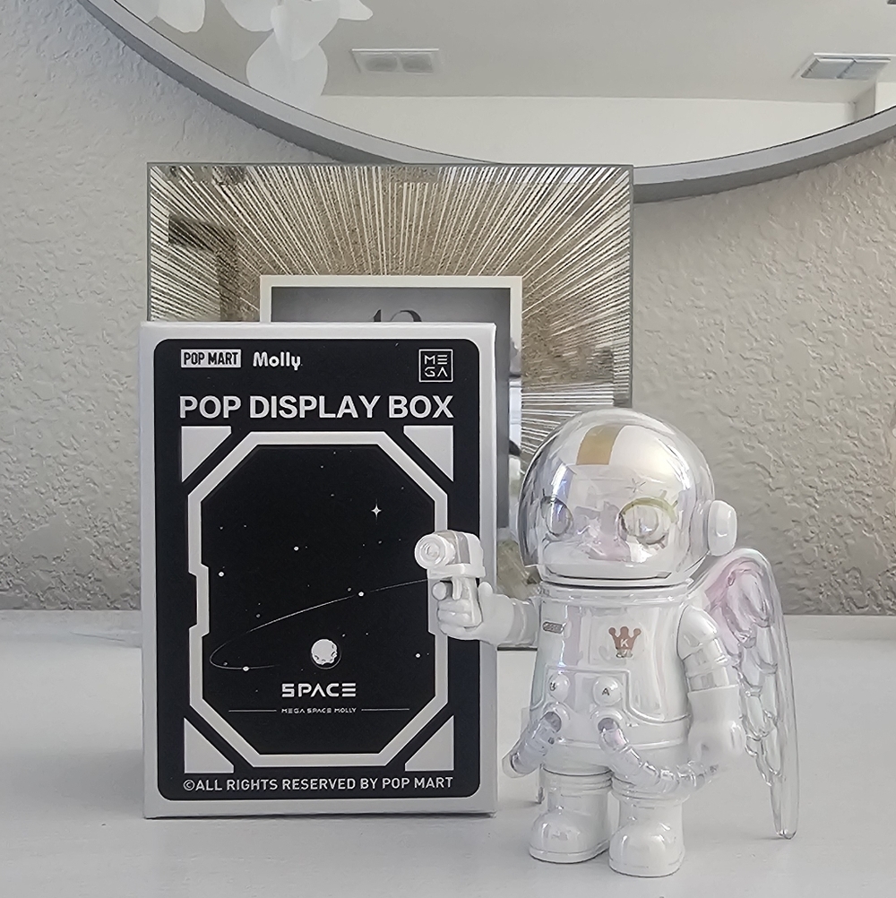 NIB Pop Mart MEGA Collection 100% Space Molly Display Box